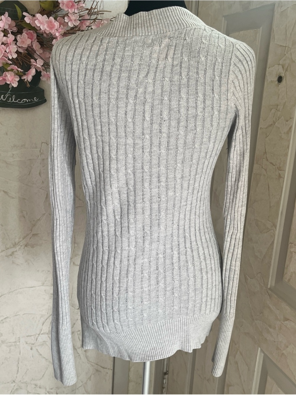 Express Light Gray Ribbed V-Neck Sweater - Picture 3 of 5